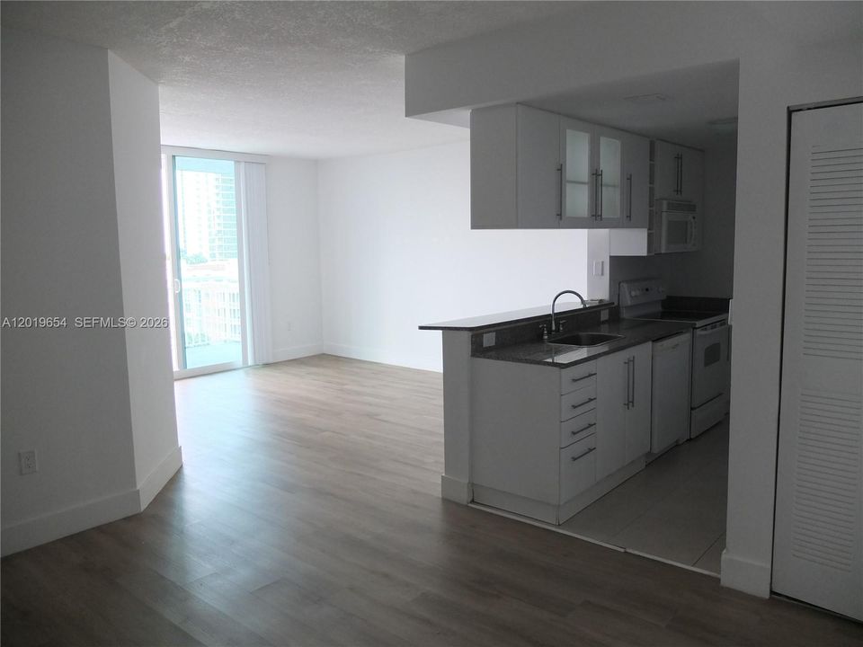 En Venta: $325,000 (1 camas, 1 baños, 734 Pies cuadrados)
