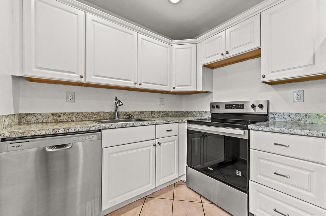 12 Kitchen 02