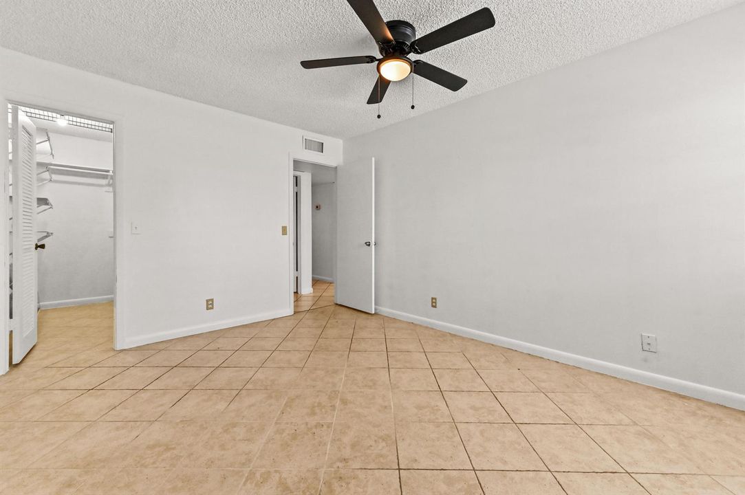 18 Bedroom 03