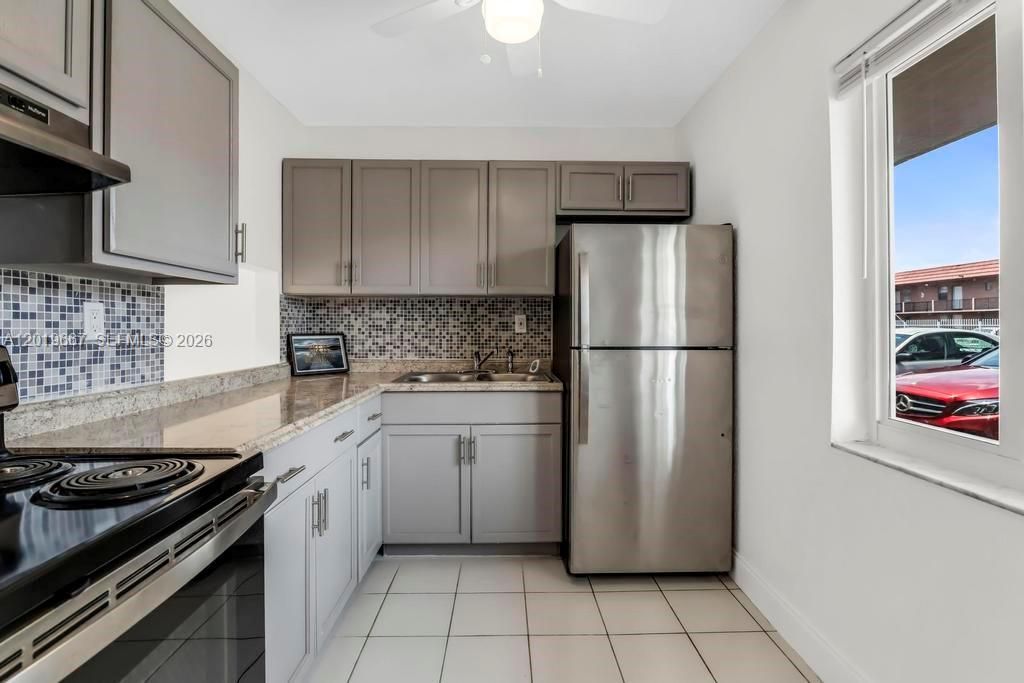 For Sale: $149,900 (1 beds, 1 baths, 730 Square Feet)