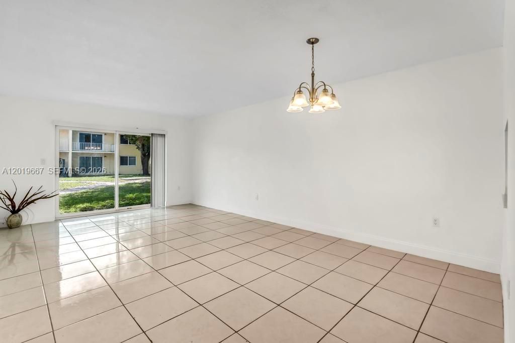 For Sale: $149,900 (1 beds, 1 baths, 730 Square Feet)