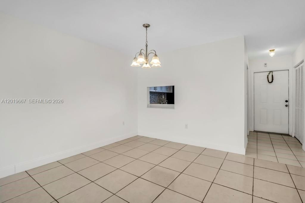 For Sale: $149,900 (1 beds, 1 baths, 730 Square Feet)
