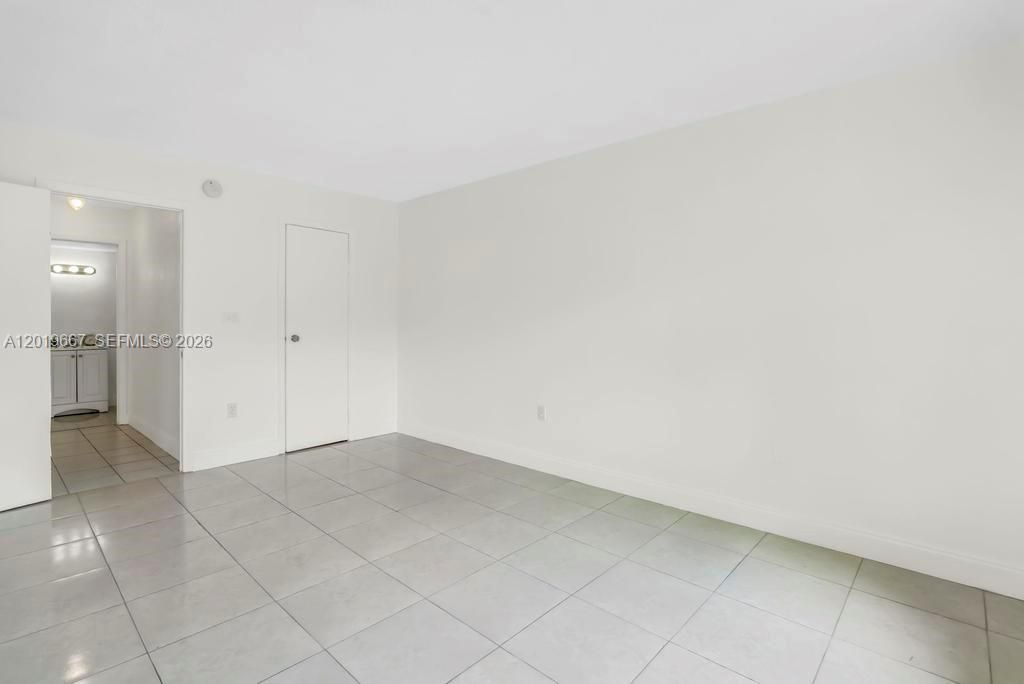 For Sale: $149,900 (1 beds, 1 baths, 730 Square Feet)