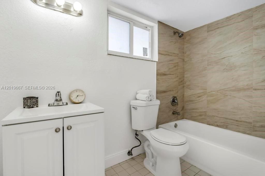 For Sale: $149,900 (1 beds, 1 baths, 730 Square Feet)