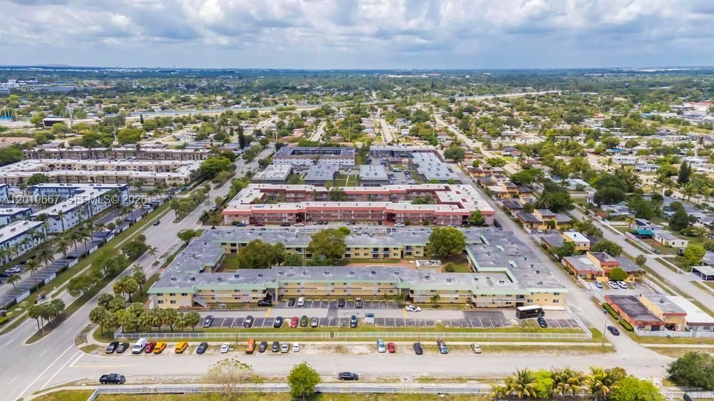 For Sale: $149,900 (1 beds, 1 baths, 730 Square Feet)