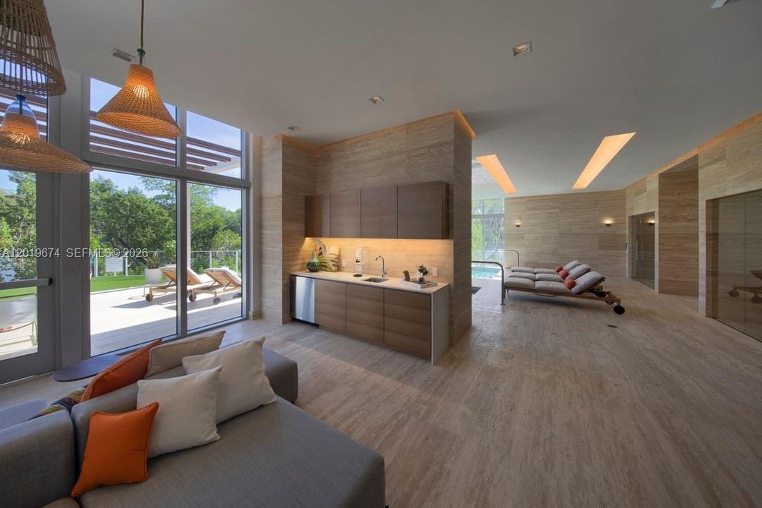 For Sale: $715,000 (2 beds, 2 baths, 1119 Square Feet)