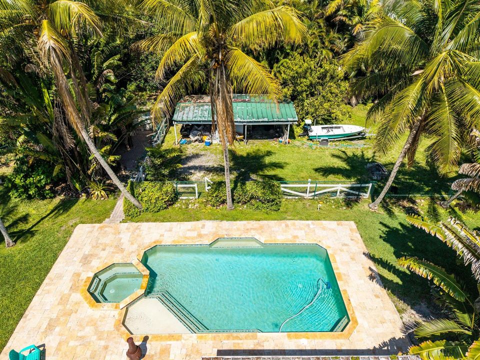 Pool & Barn area