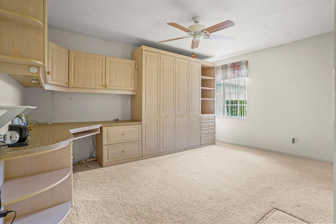 15 Bedroom 01