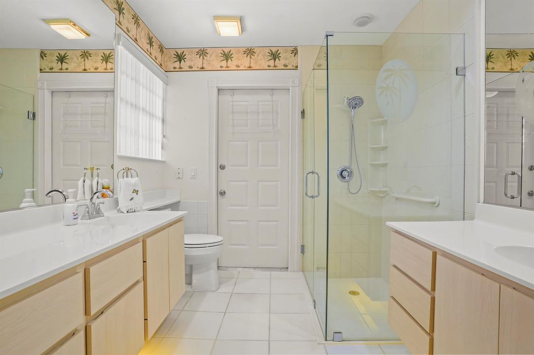 23 Bathroom 03