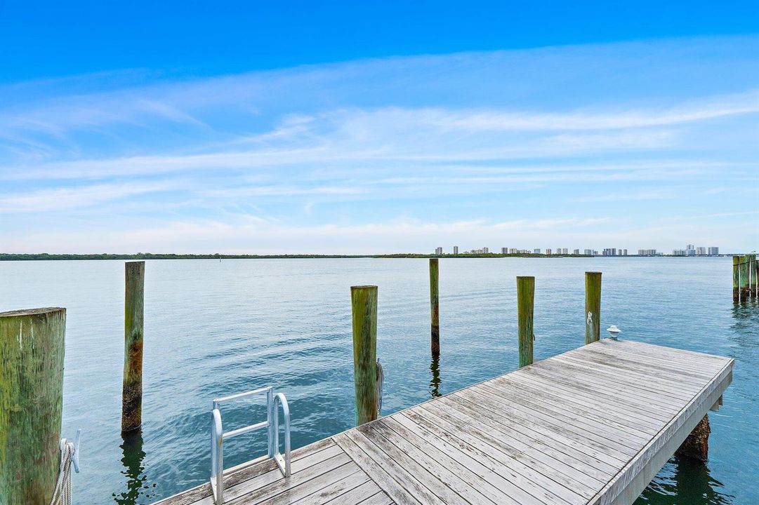 Dock 3