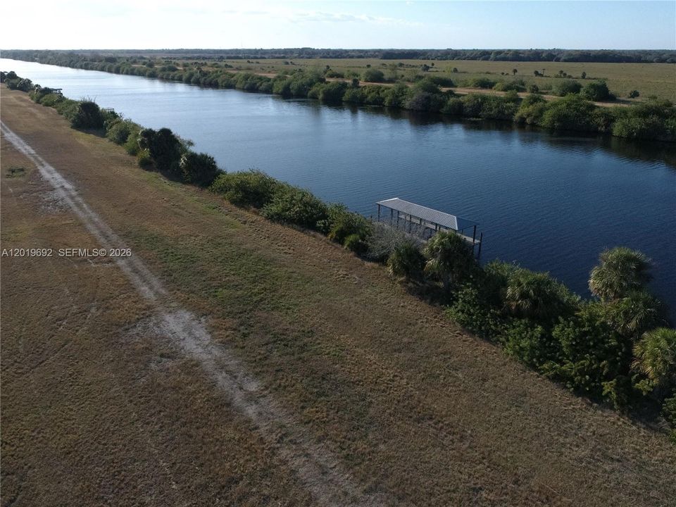 En Venta: $350,000 (2.53 acres)