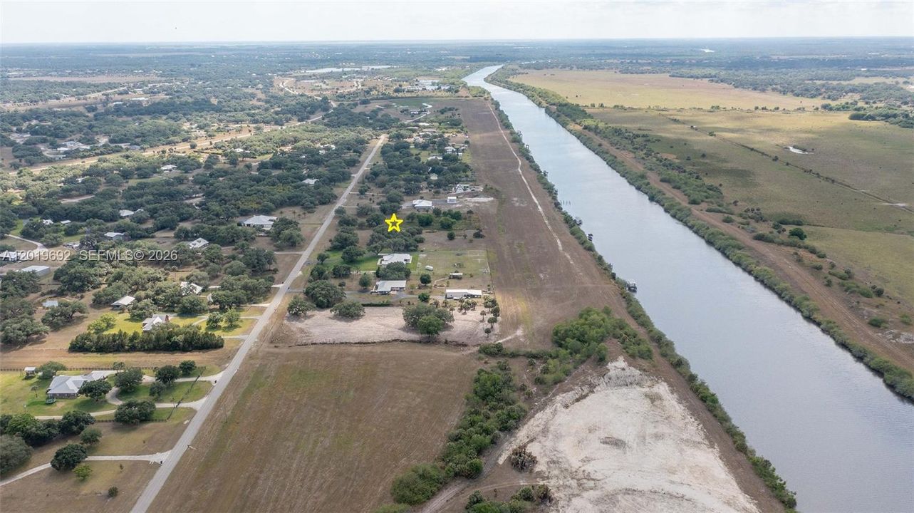 En Venta: $350,000 (2.53 acres)