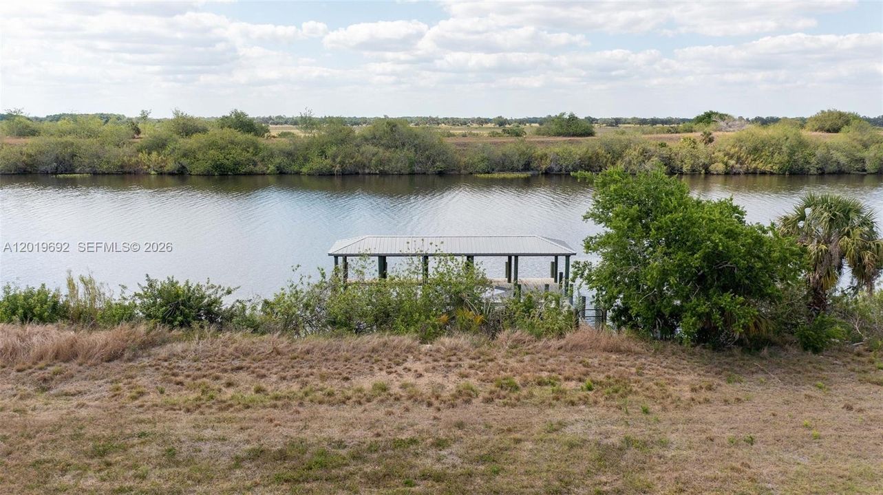 En Venta: $350,000 (2.53 acres)