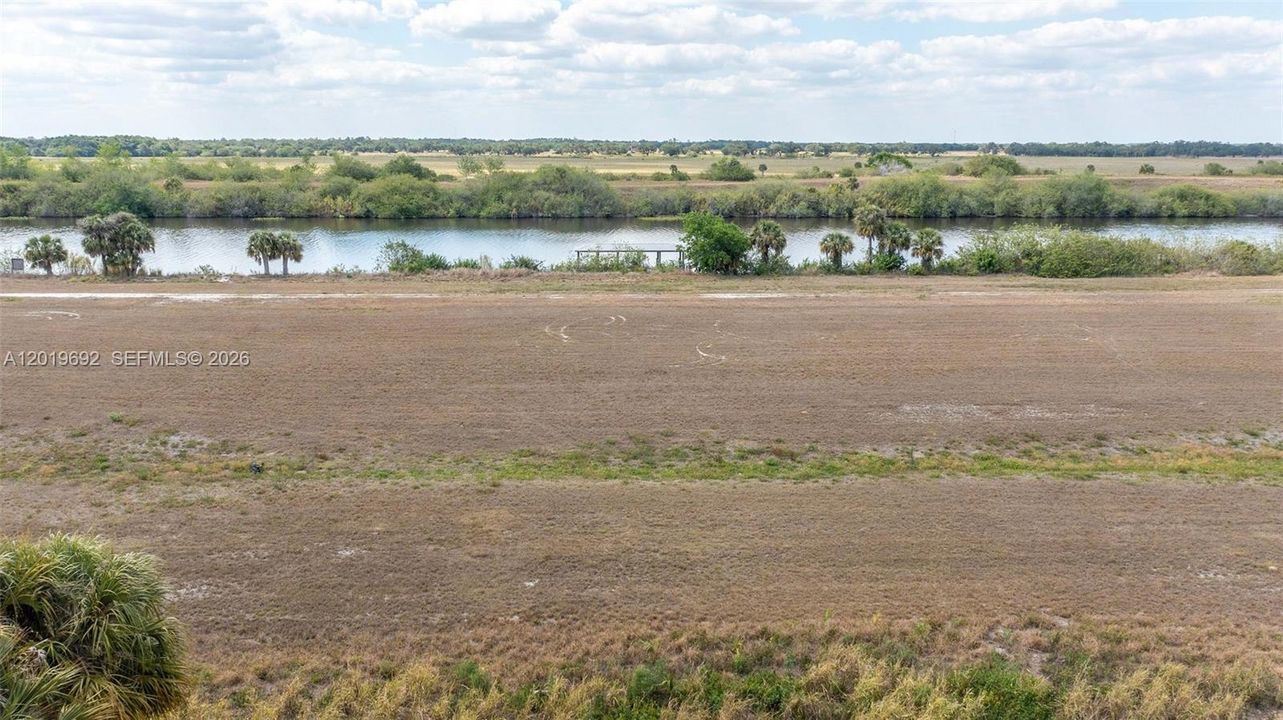 En Venta: $350,000 (2.53 acres)