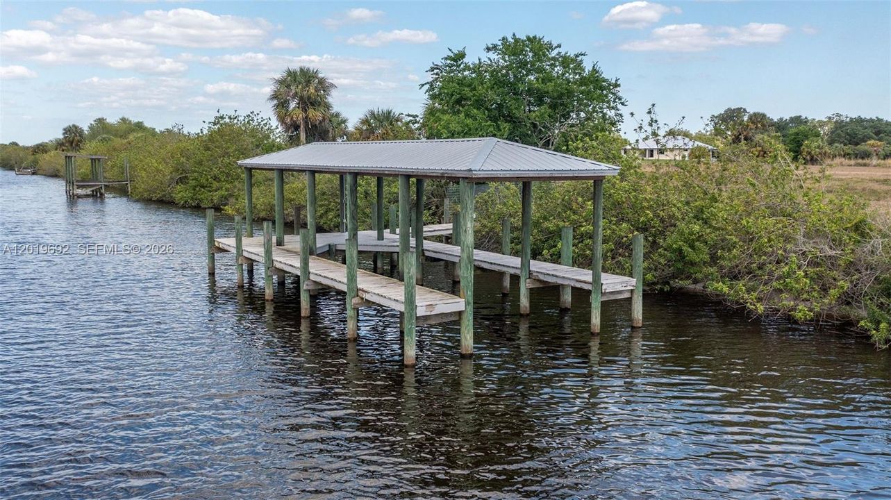 En Venta: $350,000 (2.53 acres)