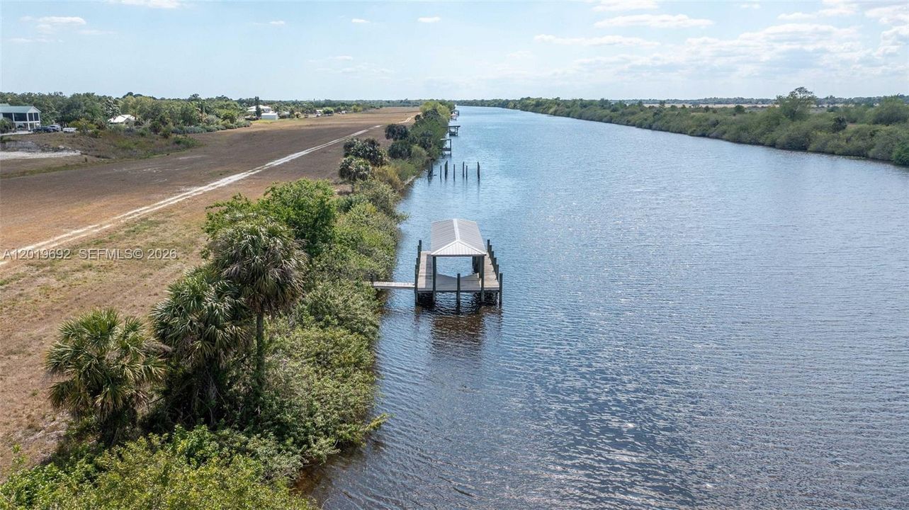 En Venta: $350,000 (2.53 acres)
