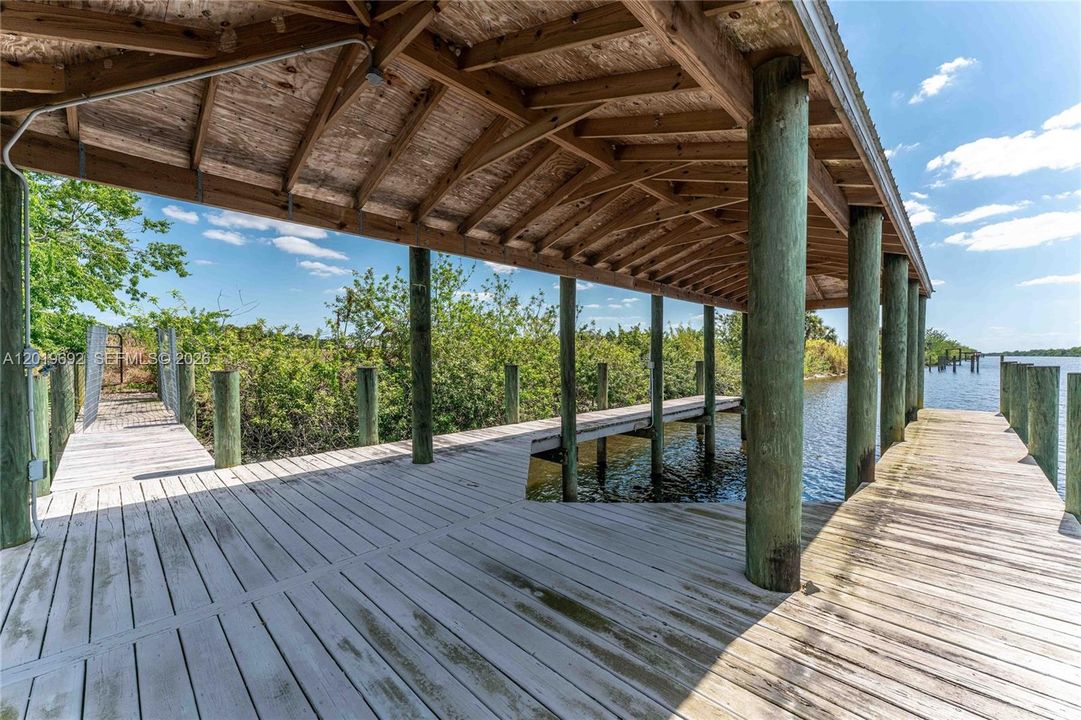 En Venta: $350,000 (2.53 acres)