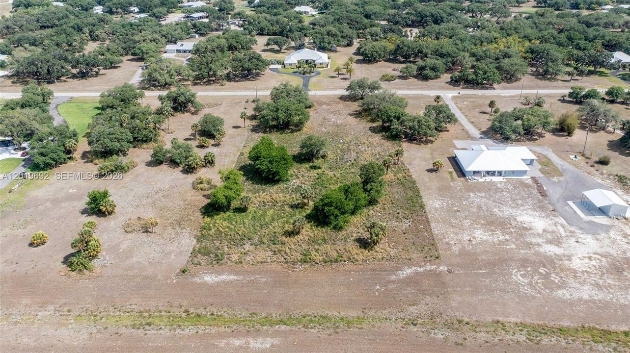 En Venta: $350,000 (2.53 acres)