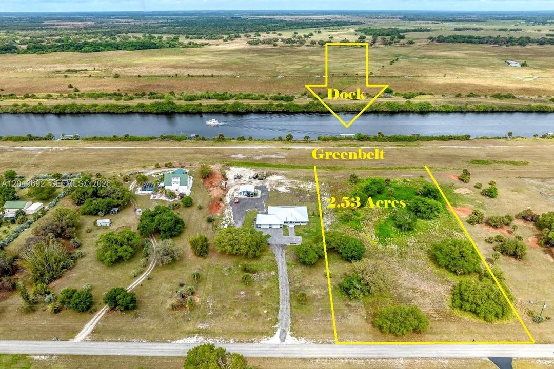 En Venta: $350,000 (2.53 acres)