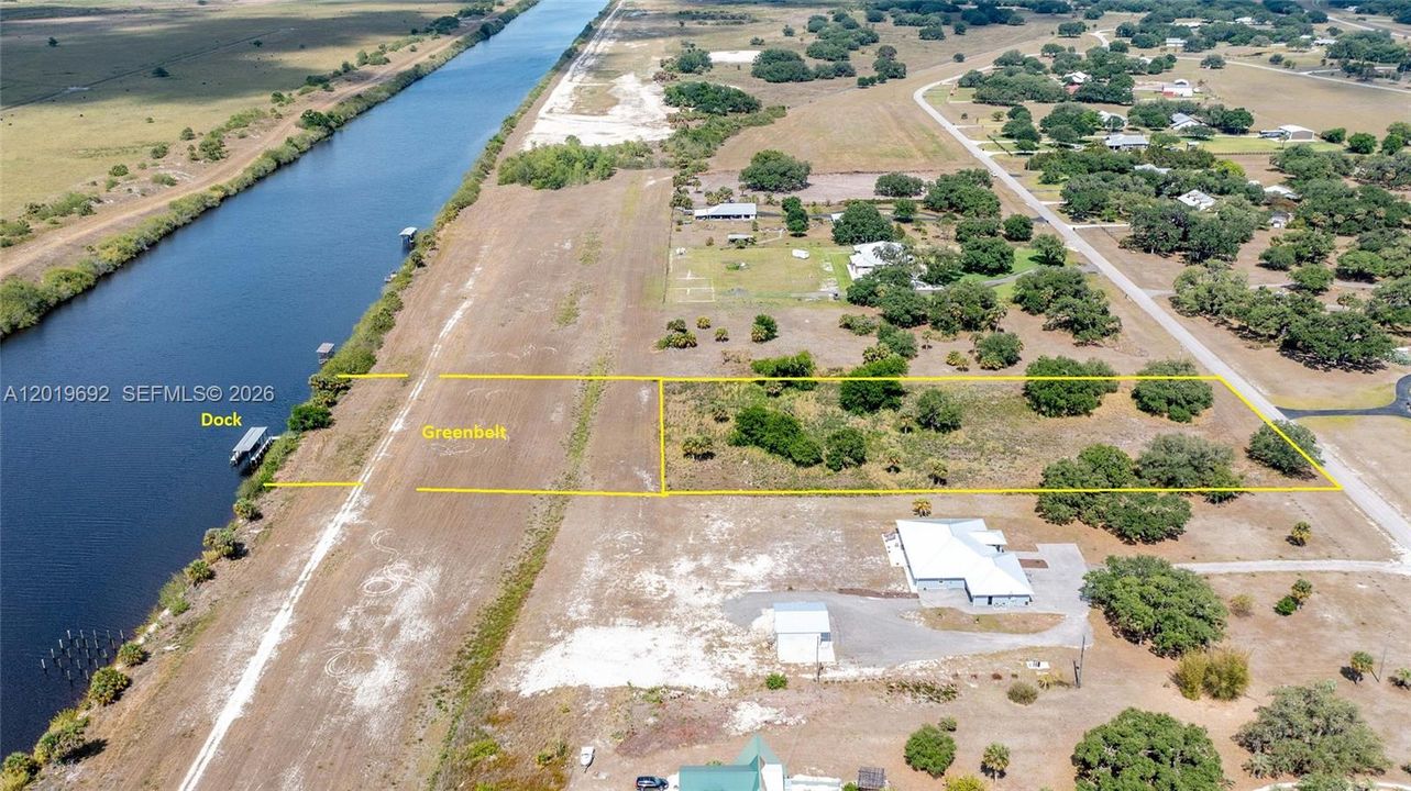 En Venta: $350,000 (2.53 acres)