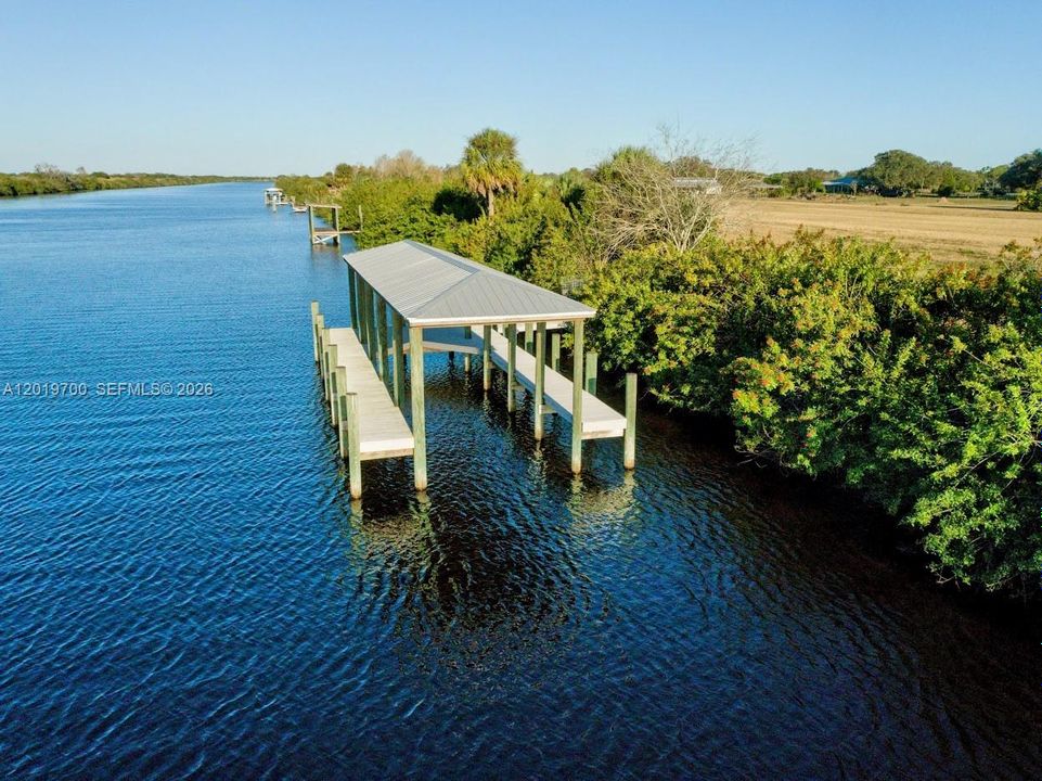 En Venta: $350,000 (2.53 acres)
