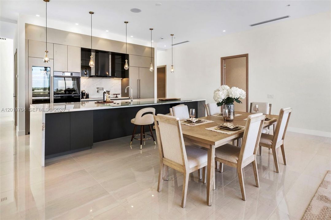For Rent: $12,000 (3 beds, 3 baths, 2850 Square Feet)