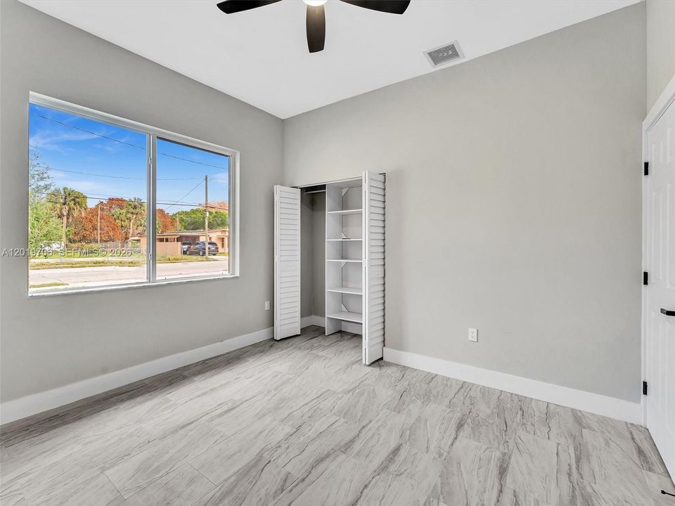 For Rent: $3,800 (5 beds, 3 baths, 1783 Square Feet)