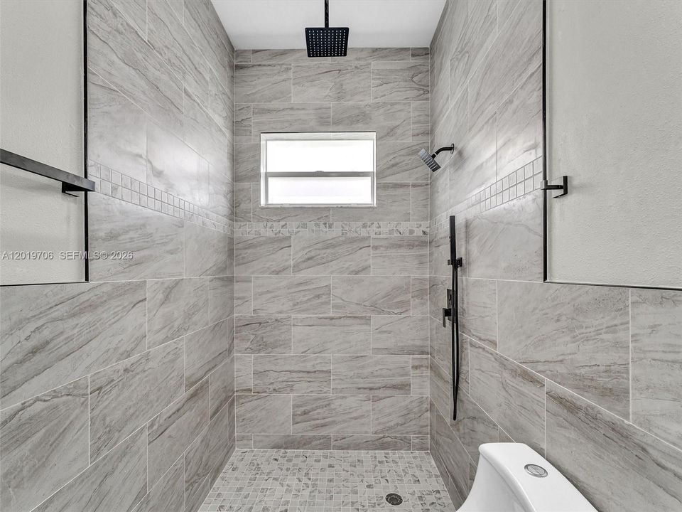 For Rent: $3,800 (5 beds, 3 baths, 1783 Square Feet)