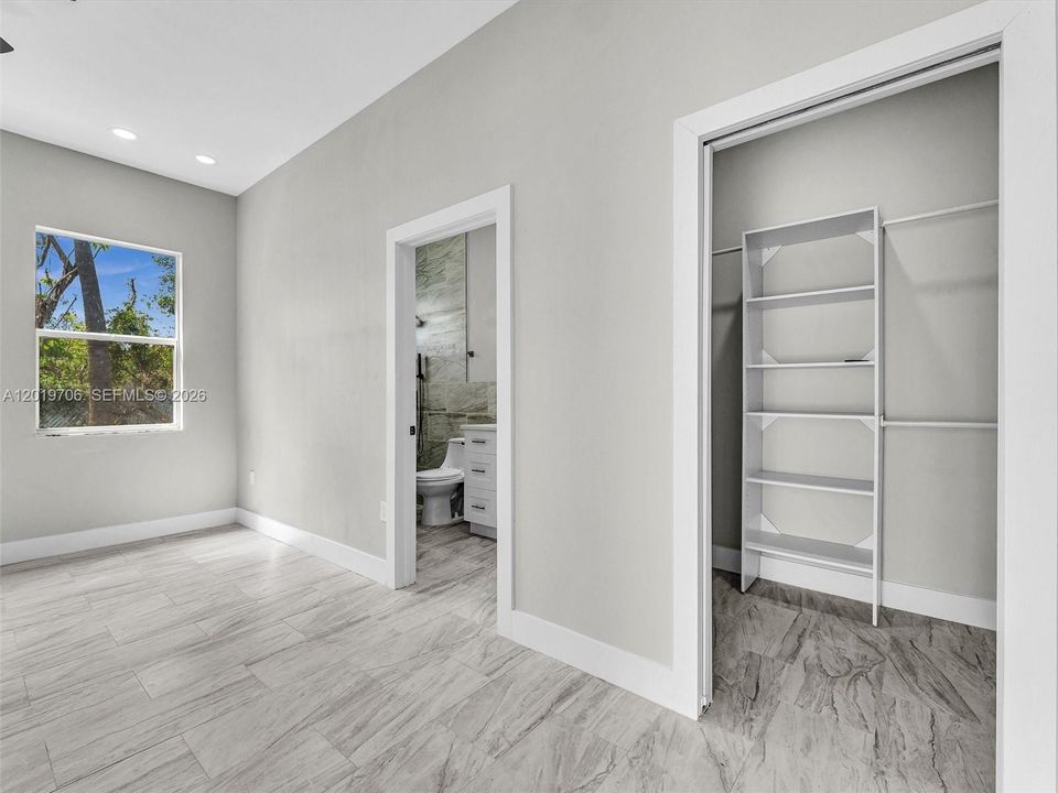 For Rent: $3,800 (5 beds, 3 baths, 1783 Square Feet)