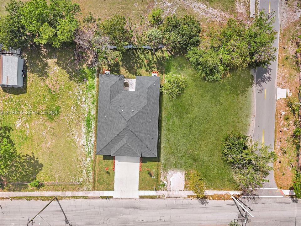 For Rent: $3,800 (5 beds, 3 baths, 1783 Square Feet)