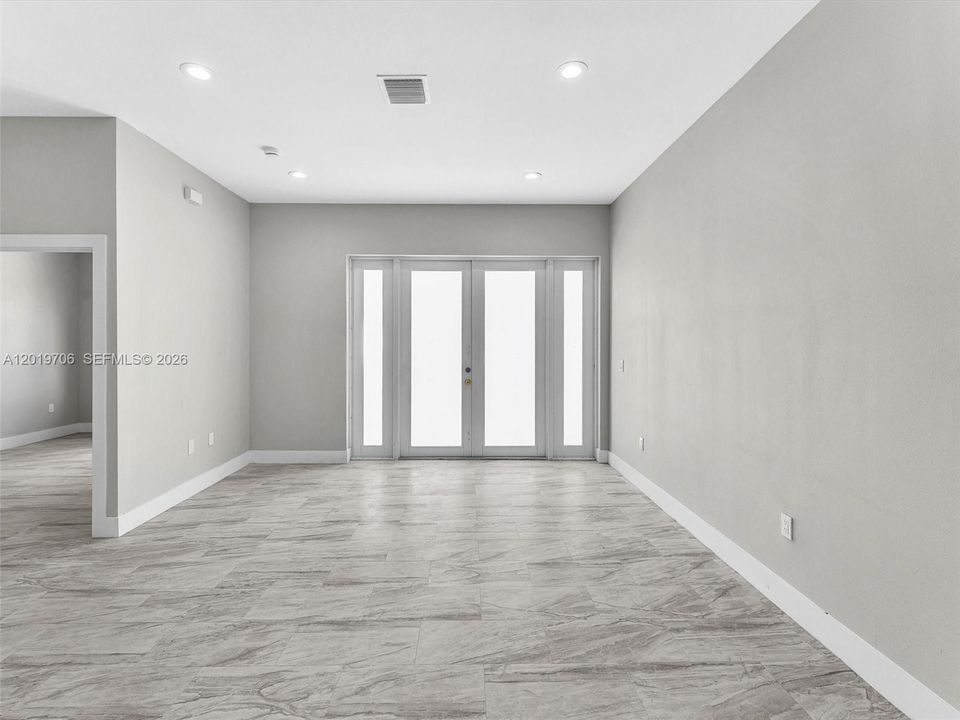 For Rent: $3,800 (5 beds, 3 baths, 1783 Square Feet)