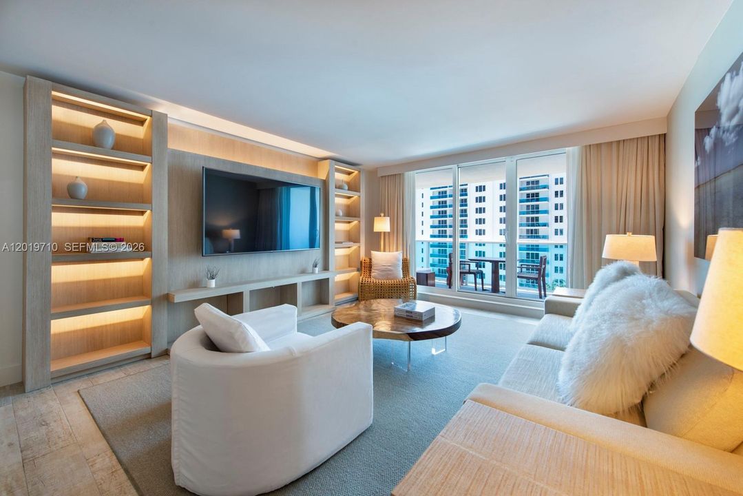 For Rent: $22,500 (1 beds, 1 baths, 866 Square Feet)
