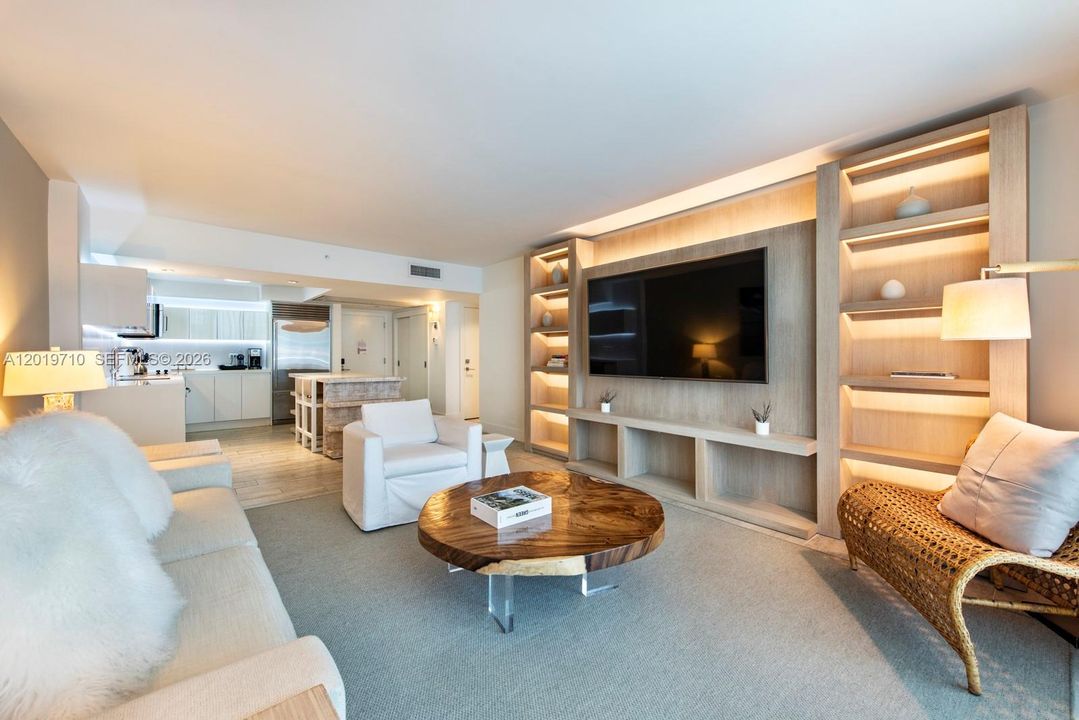 For Rent: $22,500 (1 beds, 1 baths, 866 Square Feet)