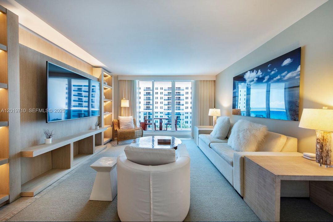 For Rent: $22,500 (1 beds, 1 baths, 866 Square Feet)