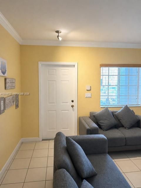 Под контрактом: $3,100 (3 спален, 2 ванн, 1608 Квадратных фут)