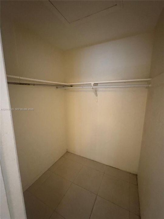 На продажу: $309,000 (2 спален, 1 ванн, 999 Квадратных фут)