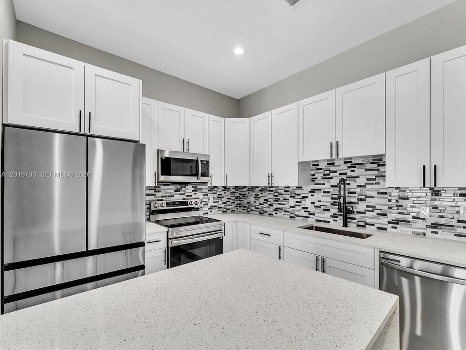 For Rent: $3,800 (5 beds, 3 baths, 1783 Square Feet)