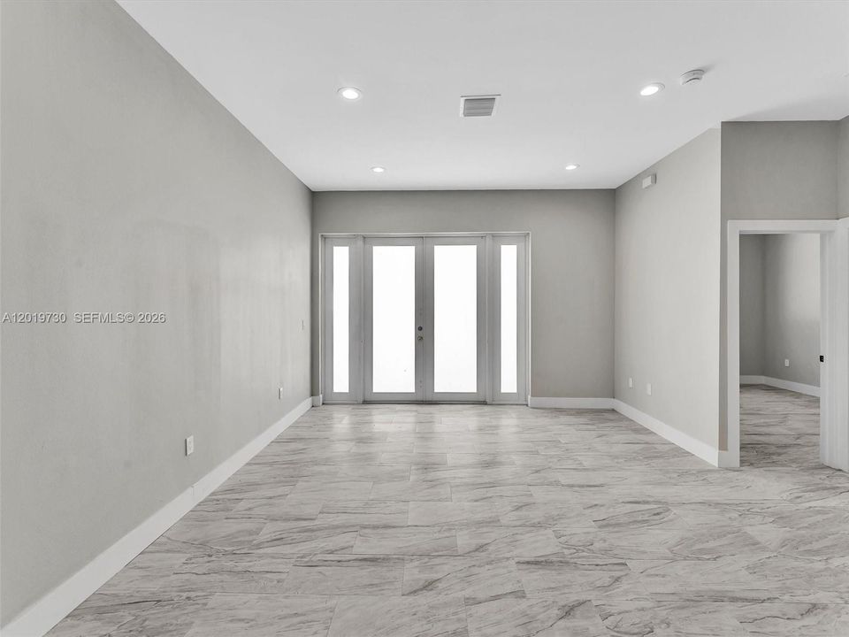 For Rent: $3,800 (5 beds, 3 baths, 1783 Square Feet)