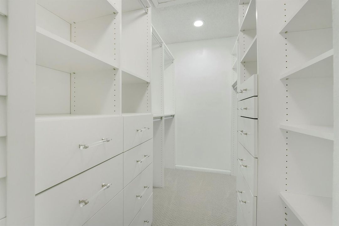 Walk-in Closet