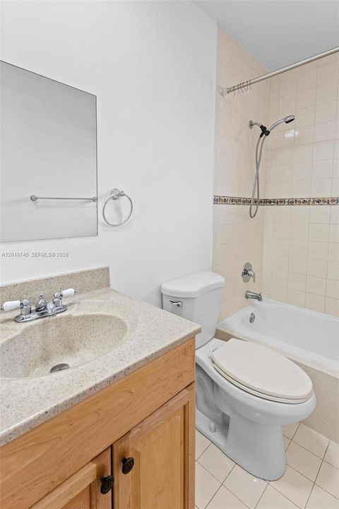 En Venta: $240,000 (2 camas, 2 baños, 965 Pies cuadrados)
