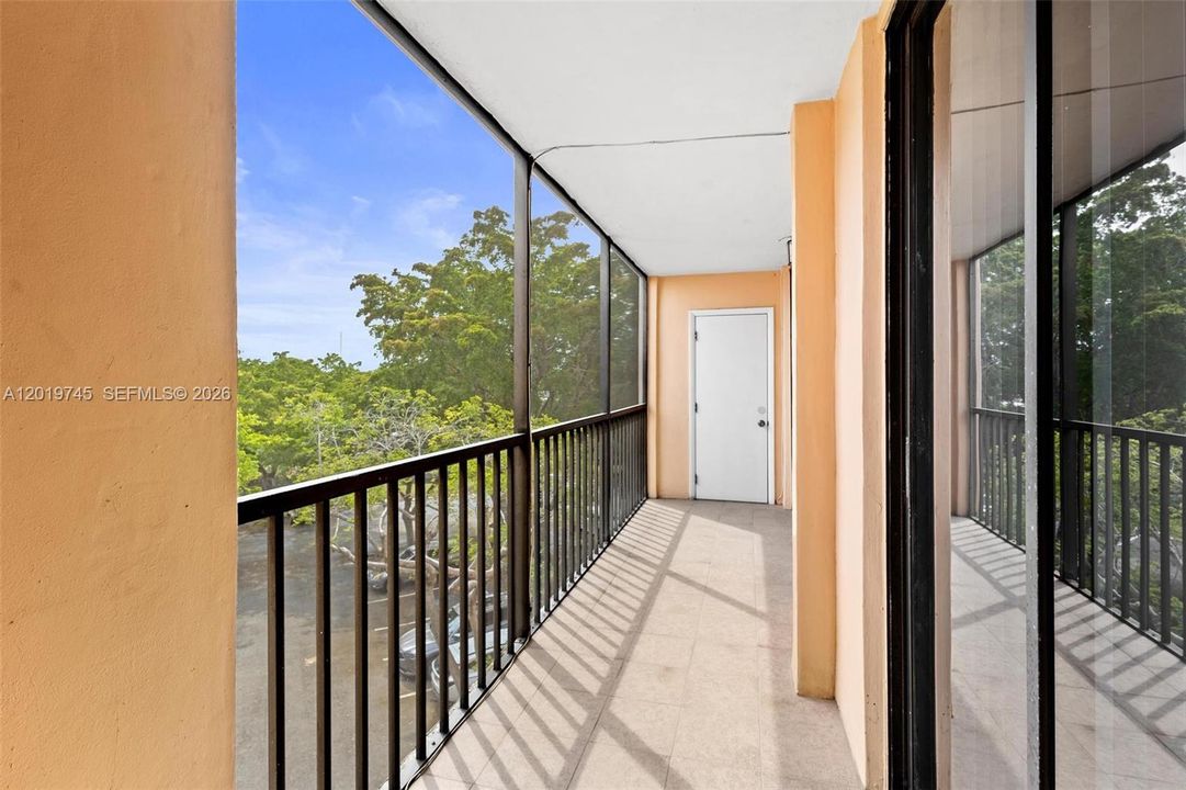En Venta: $240,000 (2 camas, 2 baños, 965 Pies cuadrados)