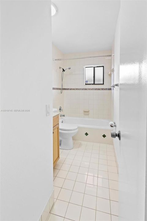 En Venta: $240,000 (2 camas, 2 baños, 965 Pies cuadrados)