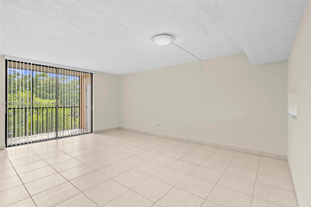En Venta: $240,000 (2 camas, 2 baños, 965 Pies cuadrados)