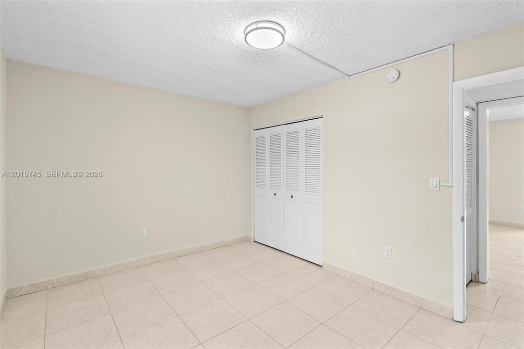 En Venta: $240,000 (2 camas, 2 baños, 965 Pies cuadrados)