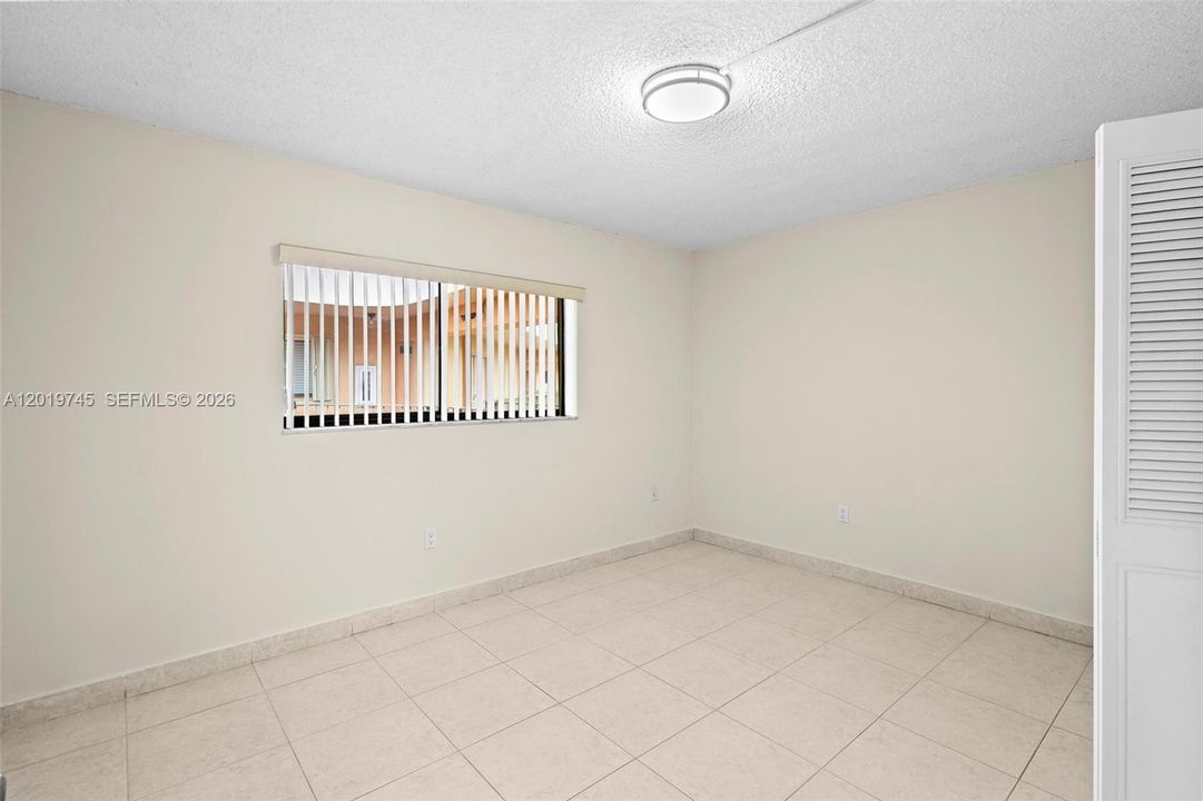 En Venta: $240,000 (2 camas, 2 baños, 965 Pies cuadrados)