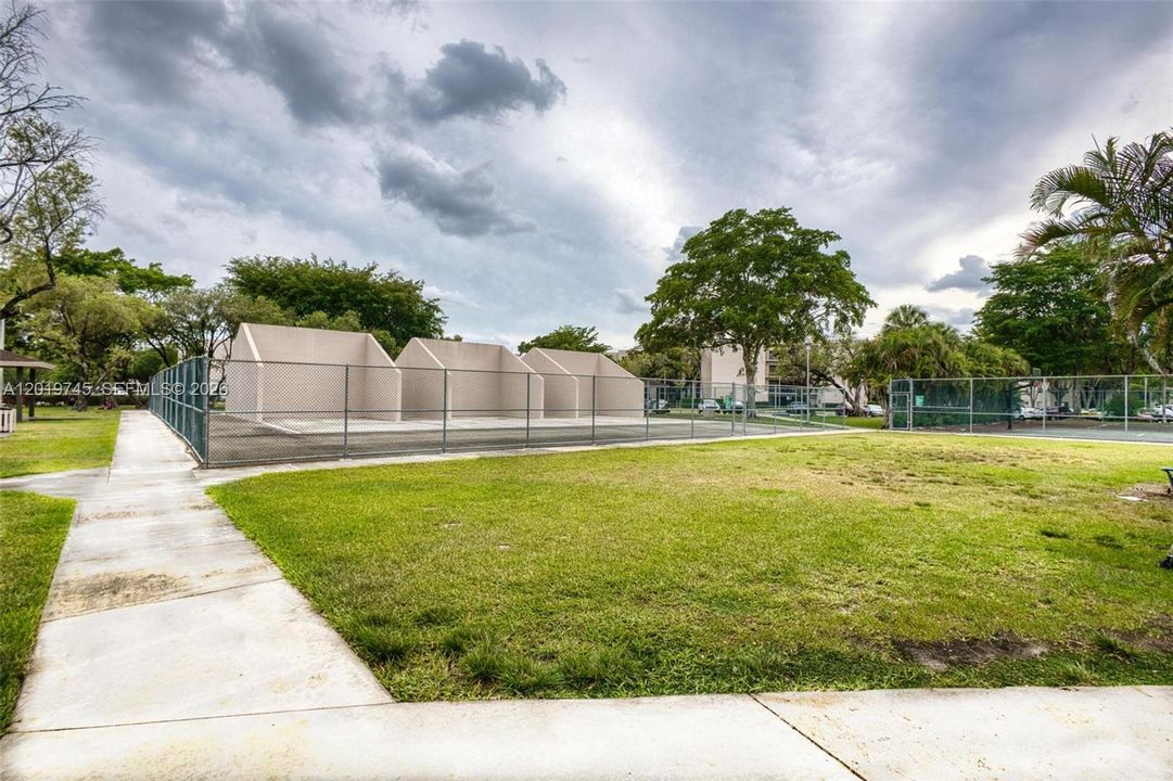 En Venta: $240,000 (2 camas, 2 baños, 965 Pies cuadrados)