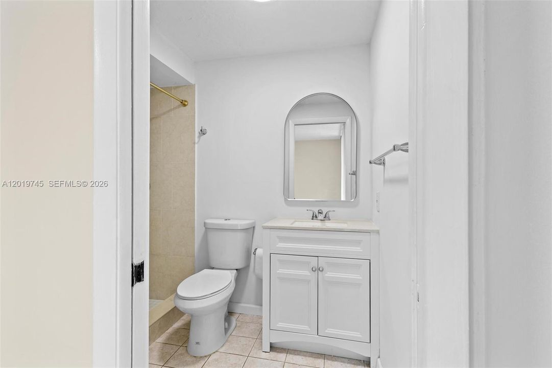 En Venta: $240,000 (2 camas, 2 baños, 965 Pies cuadrados)