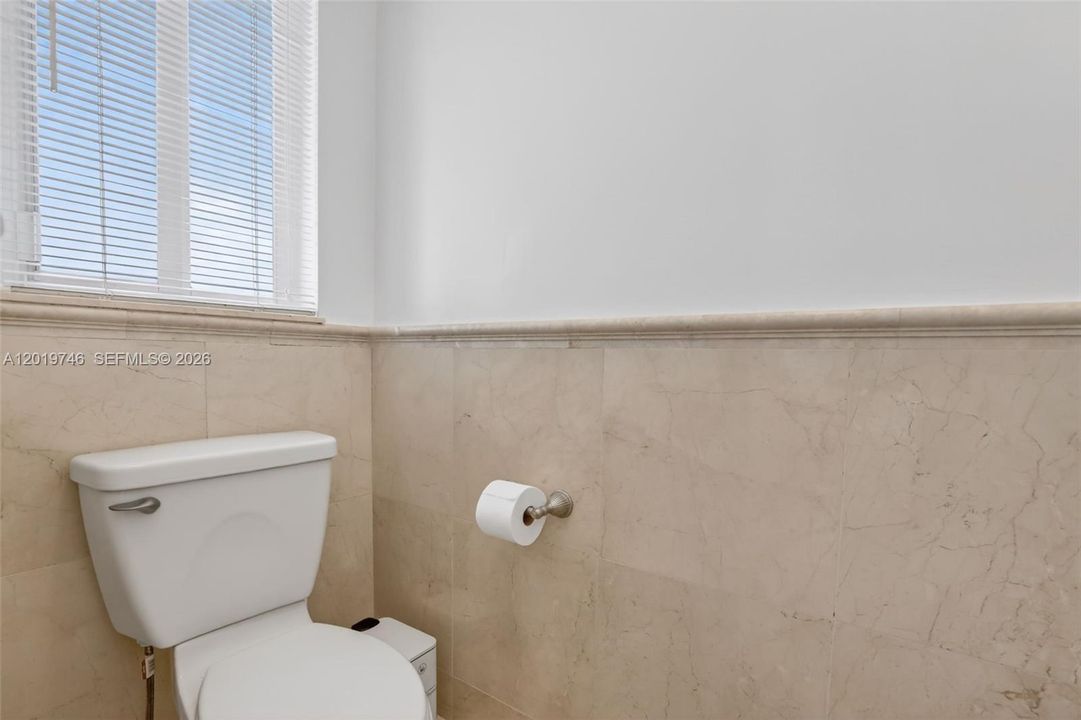 В аренду: $10,999 (6 спален, 3 ванн, 3440 Квадратных фут)