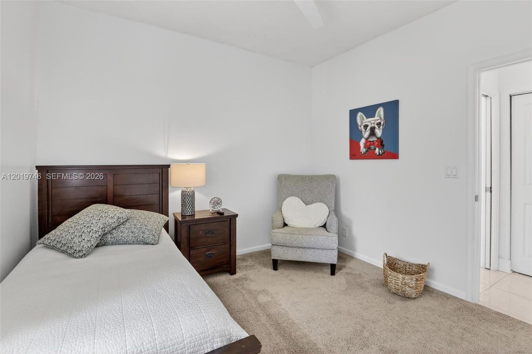 В аренду: $10,999 (6 спален, 3 ванн, 3440 Квадратных фут)