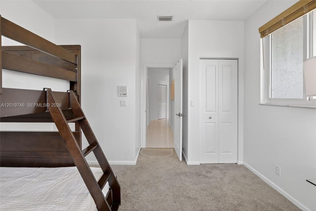 В аренду: $10,999 (6 спален, 3 ванн, 3440 Квадратных фут)